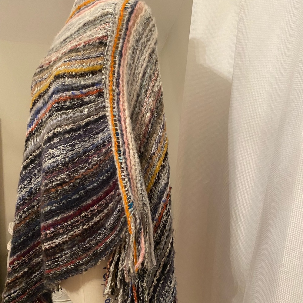 Sweater poncho - Picture 3 of 3